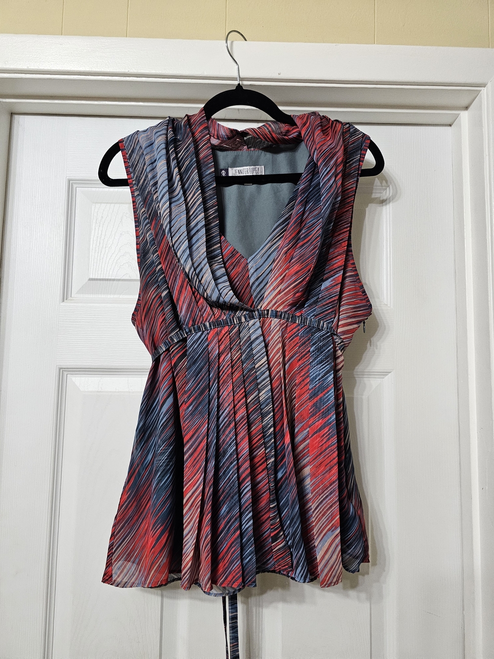 Jennifer Lopez Red & Blue Sleeveless V-Neck Pleated Blouse